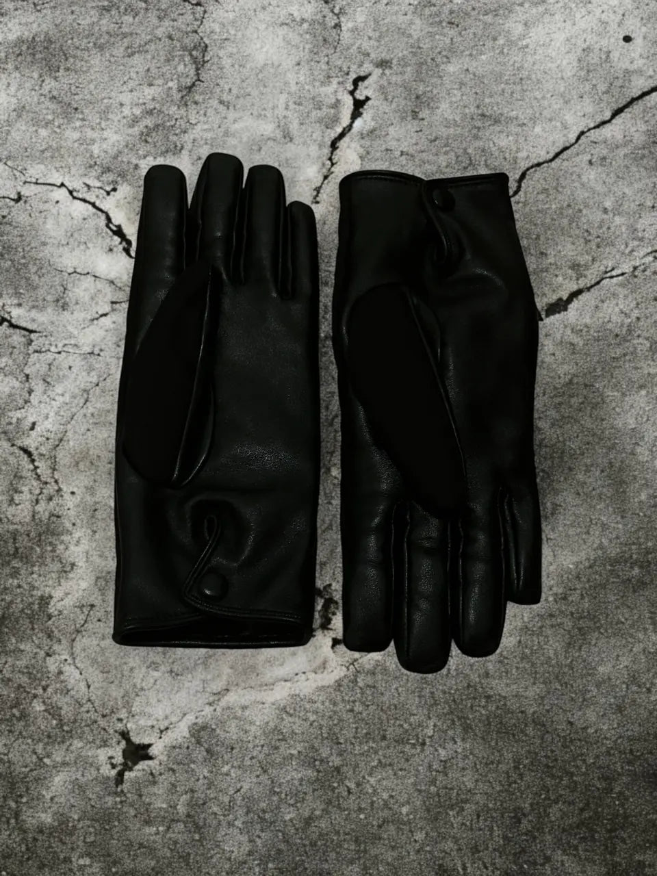 Prada Logo-Plaque Cashmere Gloves