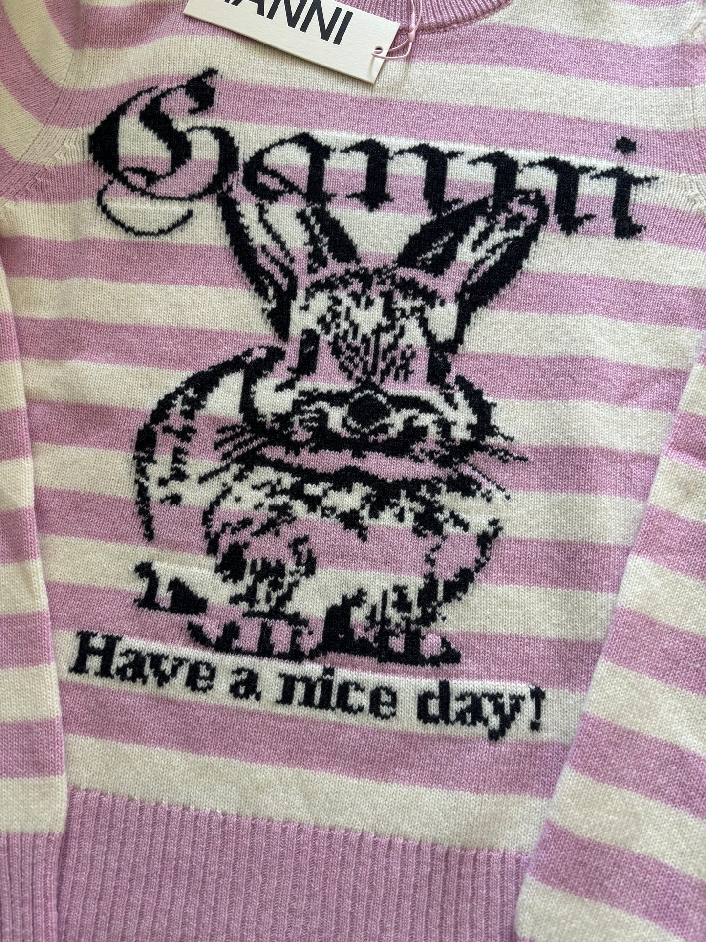 Ganni Striktrøje – Bunny "Have a nice day!"